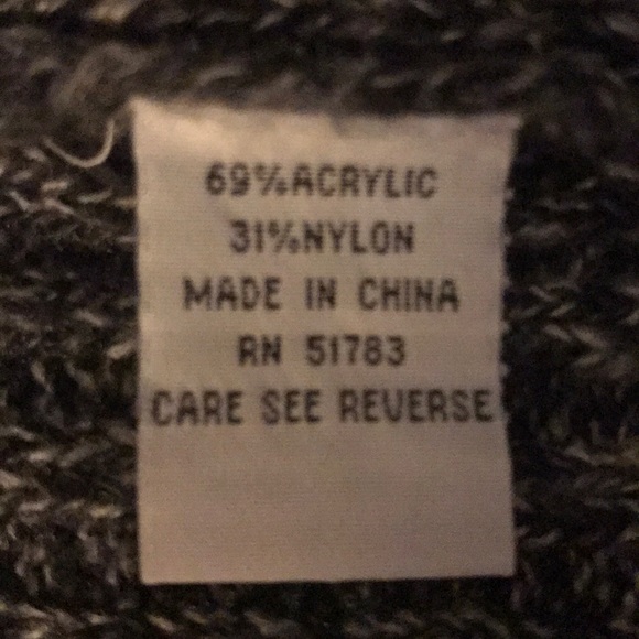 Maurice's Sweater - Picture 6 of 7